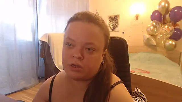 Snapshot of Janiffer_MiMi chatting on 12.18.24 Janiffer MiMi online show from 12.18.24