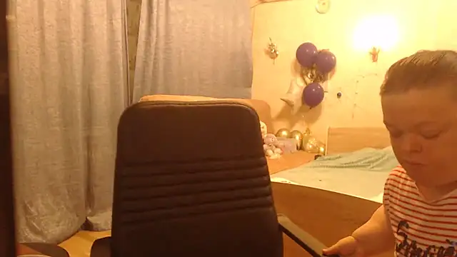 Snapshot of Janiffer_MiMi chatting on 01.01.25 Janiffer MiMi online show from 01.01.25