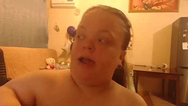 Snapshot of Janiffer_MiMi chatting on 01.01.25 Janiffer MiMi online show from 01.01.25