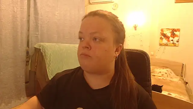 Snapshot of Janiffer_MiMi chatting on 02.18.25 Janiffer MiMi online show from 02.18.25