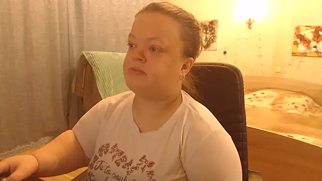 Snapshot of Janiffer_MiMi chatting on 02.19.25 Janiffer MiMi online show from 02.19.25