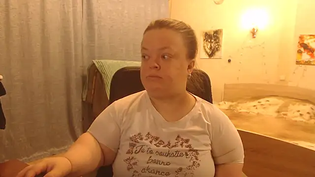 Snapshot of Janiffer_MiMi chatting on 02.19.25 Janiffer MiMi online show from 02.19.25