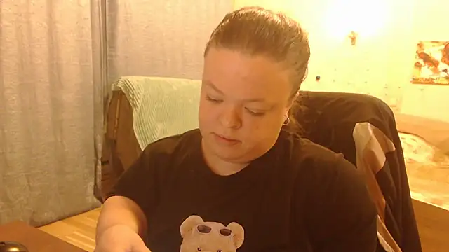 Snapshot of Janiffer_MiMi chatting on 03.11.25 Janiffer MiMi online show from 03.11.25