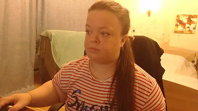 Snapshot of Janiffer_MiMi chatting on 03.12.25 Janiffer MiMi online show from 03.12.25