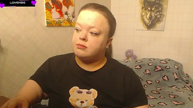 Snapshot of Janiffer_MiMi chatting on 10.19.25 Janiffer MiMi online show from 10.19.25