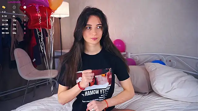 Holla Molly online show from 03.22.25