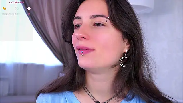 Holla Molly online show from 10.12.25