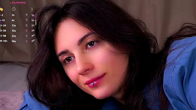 Holla Molly online show from 12.14.25