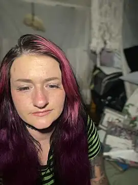 Snapshot of 1-800-FUCKYOU chatting on 01.01.25 1-800-FUCKYOU online show from 01.01.25