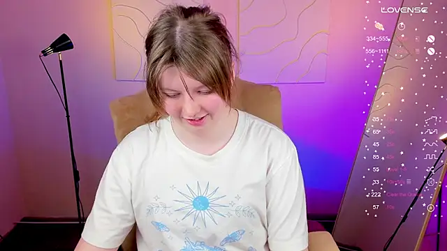 Snapshot of Vivian_cutie chatting on 03.18.25 Vivian cutie online show from 03.18.25