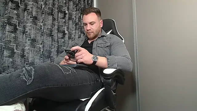 Thori92 online show from 02.14.25