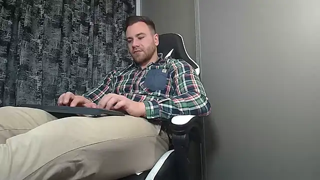 Thori92 online show from 02.16.25