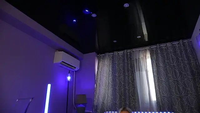 Snapshot of mandypeas chatting on 09.19.25 mandypeas online show from 09.19.25