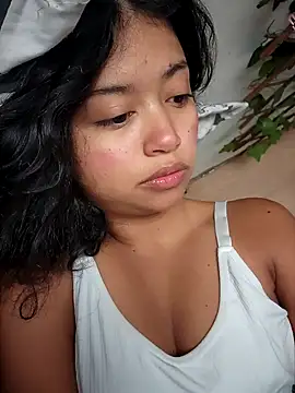 Snapshot of Peach_Girll chatting on 11.19.25 Peach Girll online show from 11.19.25