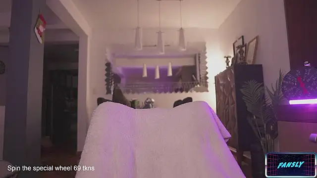 Snapshot of LucyAllenX chatting on 01.26.25 LucyAllenX online show from 01.26.25