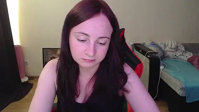 Snapshot of Laralianna chatting on 06.28.26 Laralianna online show from 06.28.26