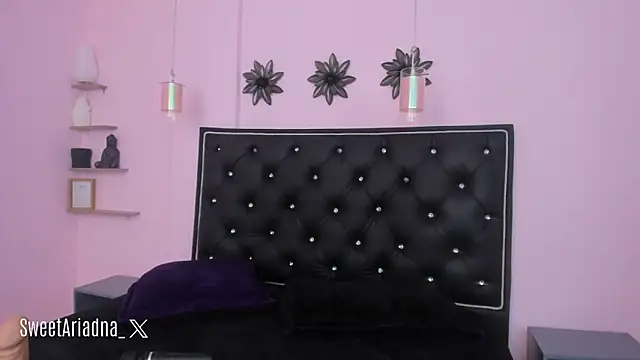 Snapshot of Sweet_Ariadna_ chatting on 01.26.25 Sweet Ariadna online show from 01.26.25