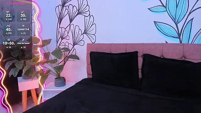 Snapshot of Sweet_Ariadna_ chatting on 03.18.25 Sweet Ariadna online show from 03.18.25