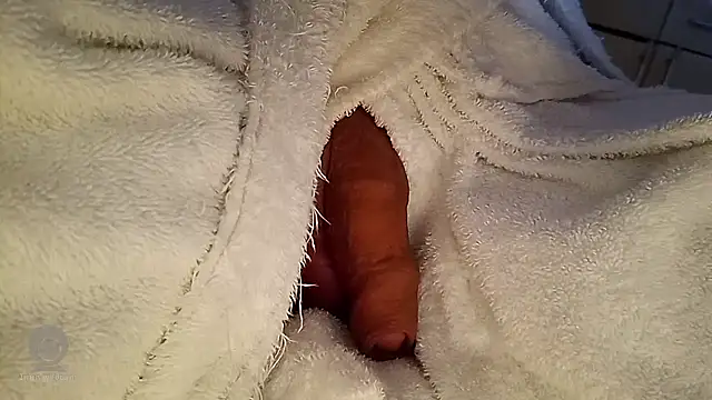 Snapshot of Remstr chatting on 12.23.25 Remstr online show from 12.23.25