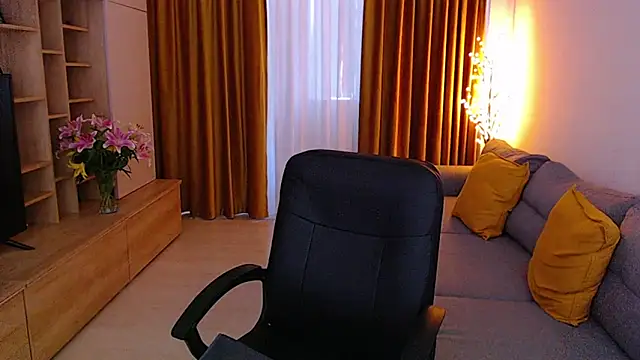 Snapshot of _Mia_Adams chatting on 09.22.25 Mia Adams online show from 09.22.25