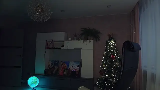 Cuddle Cat online show from 12.04.25