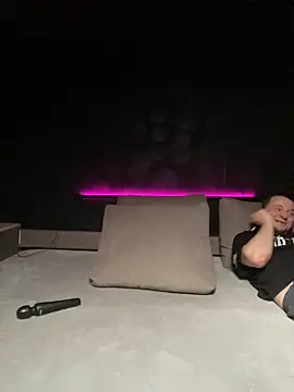 Snapshot of Kiscsillagg chatting on 03.19.25 Kiscsillagg online show from 03.19.25