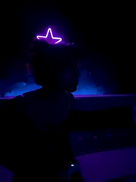 Snapshot of Kiscsillagg chatting on 11.14.25 Kiscsillagg online show from 11.14.25