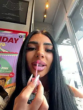 Britney Charm  online show from 01.18.26