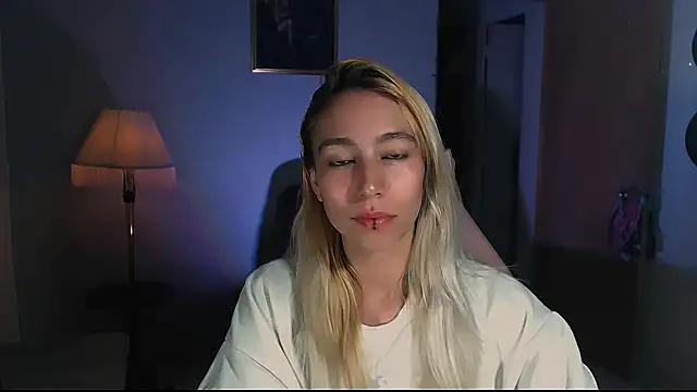 Saucy Jenn online show from 02.02.25