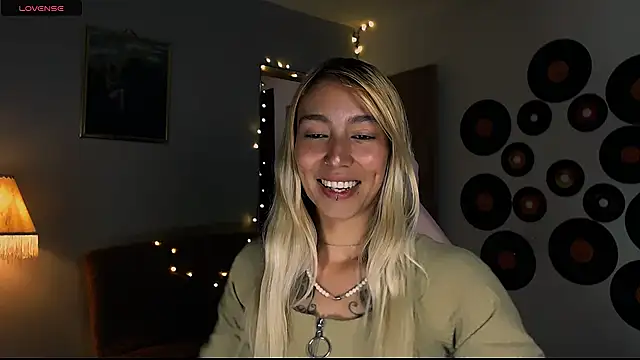 Saucy Jenn online show from 03.01.25