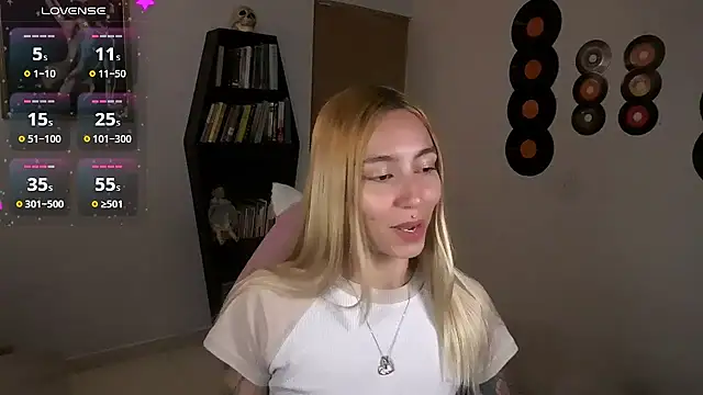 Saucy Jenn online show from 10.12.25