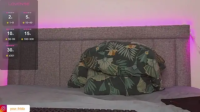 Snapshot of alwaysfrida chatting on 12.13.24 alwaysfrida online show from 12.13.24