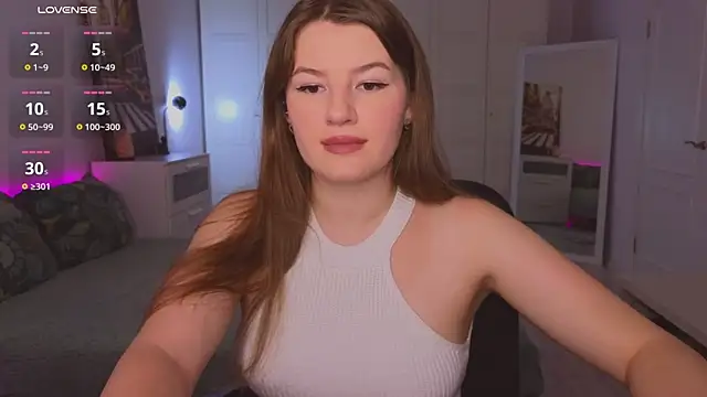 Snapshot of alwaysfrida chatting on 12.17.25 alwaysfrida online show from 12.17.25