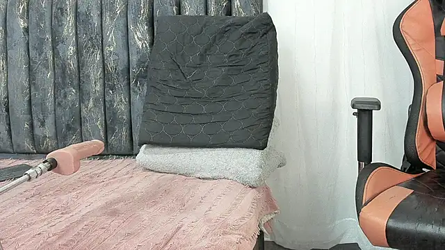 Valentinne z online show from 01.04.25