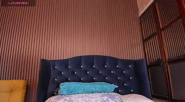 JuliaDawson  online show from 02.10.25