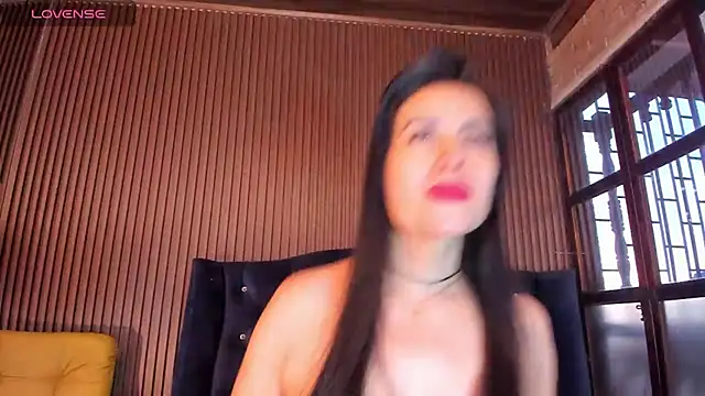 JuliaDawson  online show from 03.16.25