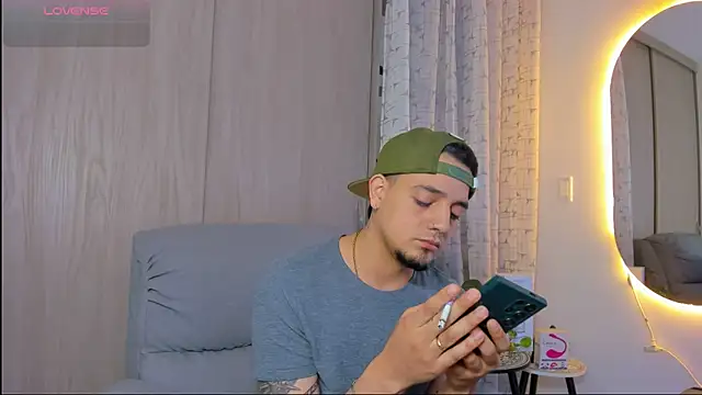 Snapshot of alejandro_calderon1 chatting on 11.07.25 alejandro calderon1 online show from 11.07.25