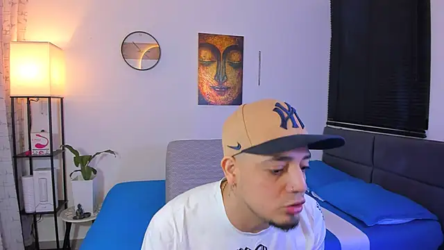 Snapshot of alejandro_calderon1 chatting on 06.09.26 alejandro calderon1 online show from 06.09.26