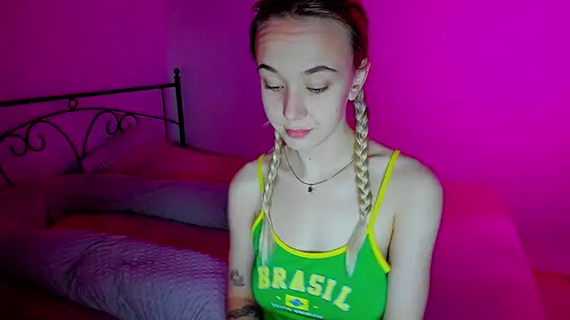 Snapshot of SexyCocobutt chatting on 12.06.24 SexyCocobutt online show from 12.06.24