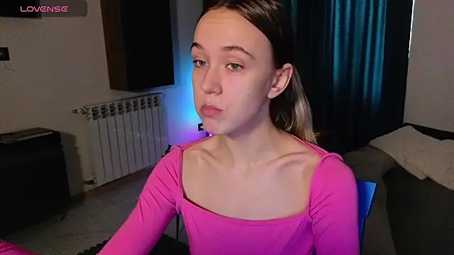 Snapshot of SexyCocobutt chatting on 11.20.25 SexyCocobutt online show from 11.20.25