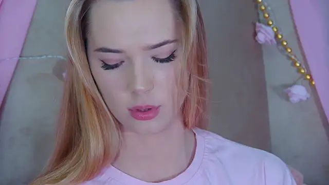 Snapshot of GentleRossi chatting on 01.24.25 GentleRossi online show from 01.24.25