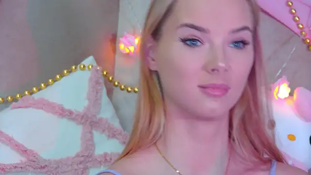 Snapshot of GentleRossi chatting on 03.18.25 GentleRossi online show from 03.18.25