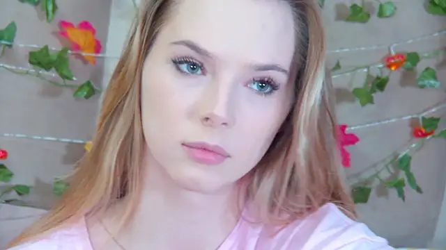 Snapshot of GentleRossi chatting on 09.29.25 GentleRossi online show from 09.29.25