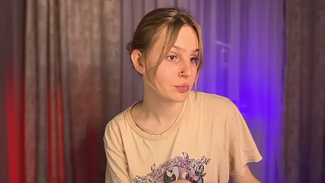 Snapshot of Chanel_Gill chatting on 02.01.25 Chanel Gill online show from 02.01.25