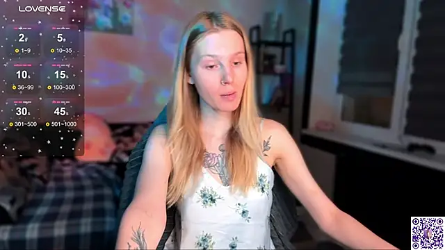 Snapshot of Chanel_Gill chatting on 11.04.25 Chanel Gill online show from 11.04.25