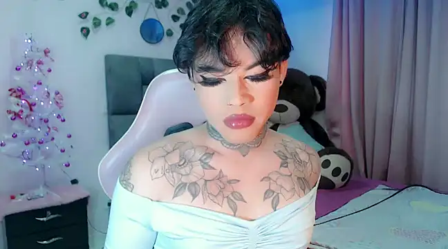 Snapshot of little_star_porn chatting on 12.12.24 little star porn online show from 12.12.24