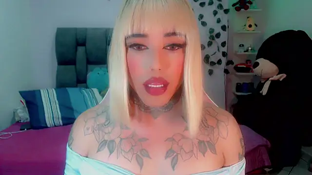 Snapshot of little_star_porn chatting on 01.06.25 little star porn online show from 01.06.25