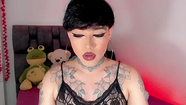 Snapshot of little_star_porn chatting on 10.14.25 little star porn online show from 10.14.25