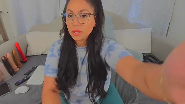 MeghanXO online show from 12.21.25