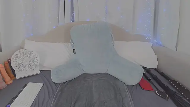 MeghanXO online show from 02.08.26